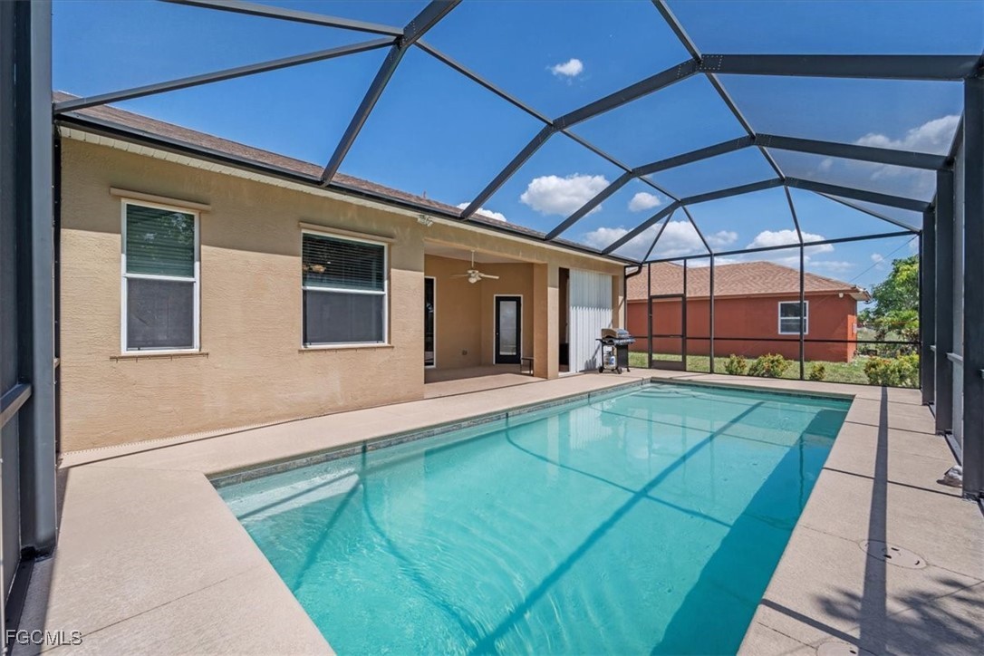 3 Bed Pool Home for Sale in Lehigh Acres, photo 2