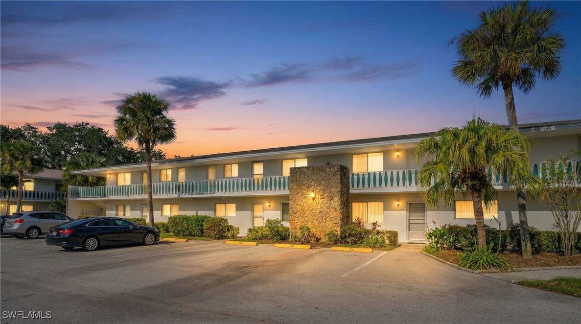 2 Bed Condominium for Sale in Fairways Condo, photo 2