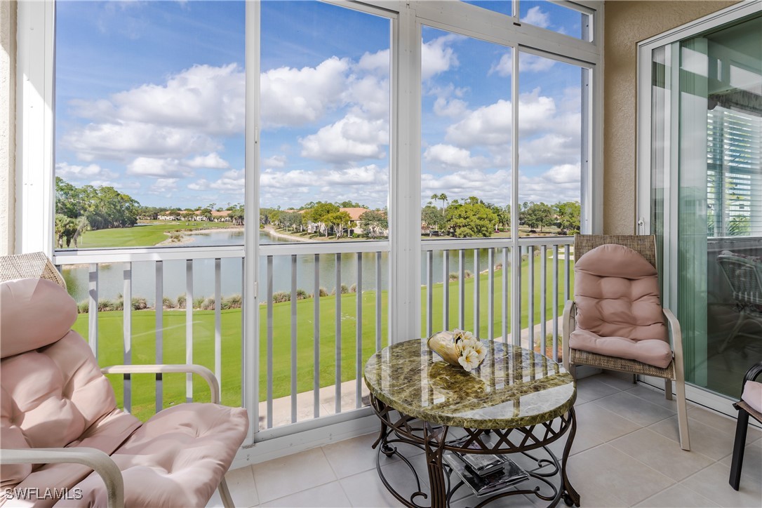 2 Bed Waterfront Home for Sale in Naples, photo 2
