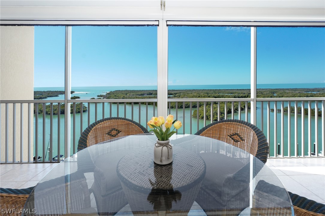 3 Bed Waterfront Home for Sale in Naples, photo 2