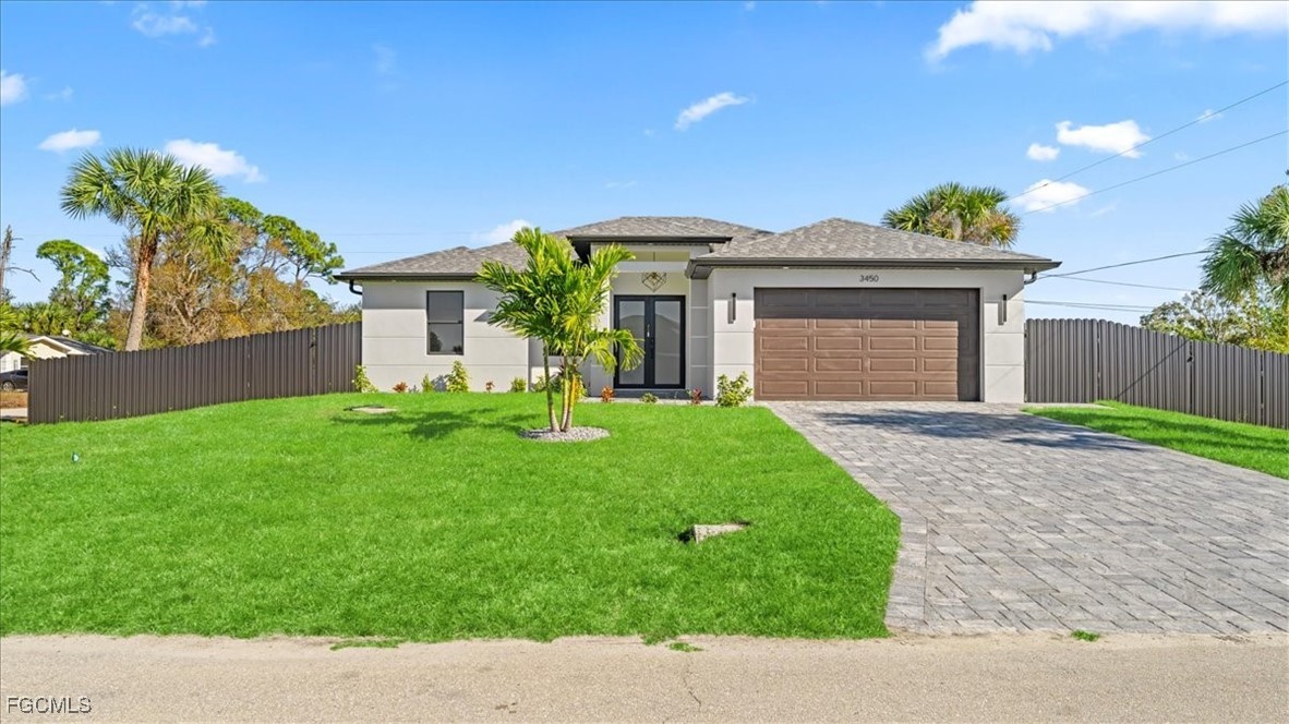 3 Bed Pool Home for Sale in Port Charlotte, photo 2