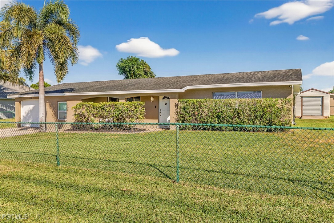 3 Bed SingleFamilyResidence for Sale in Lehigh Acres, photo 2