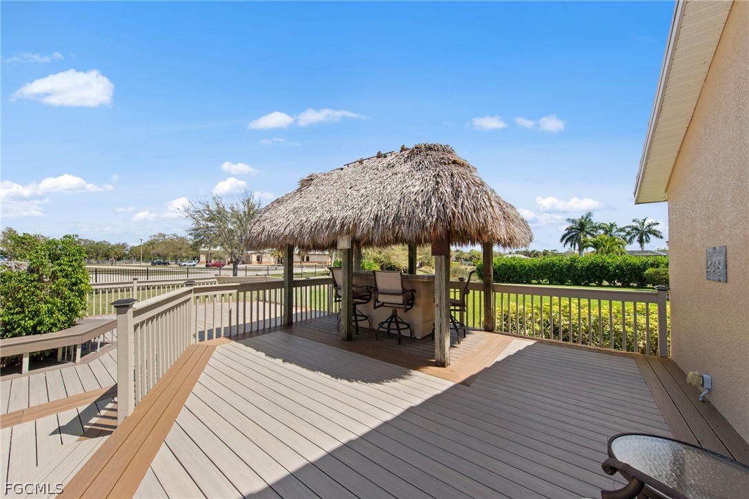 3 Bed SingleFamilyResidence for Sale in Cape Coral, photo 2