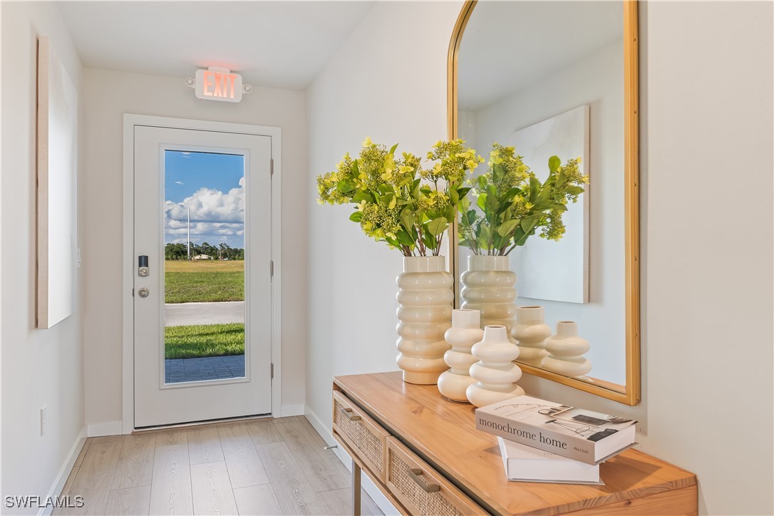 4 Bed SingleFamilyResidence for Sale in Cape Coral, photo 2