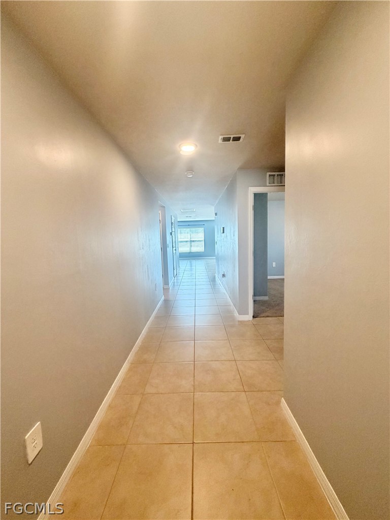 4 Bed SingleFamilyResidence for Sale in Labelle, photo 2