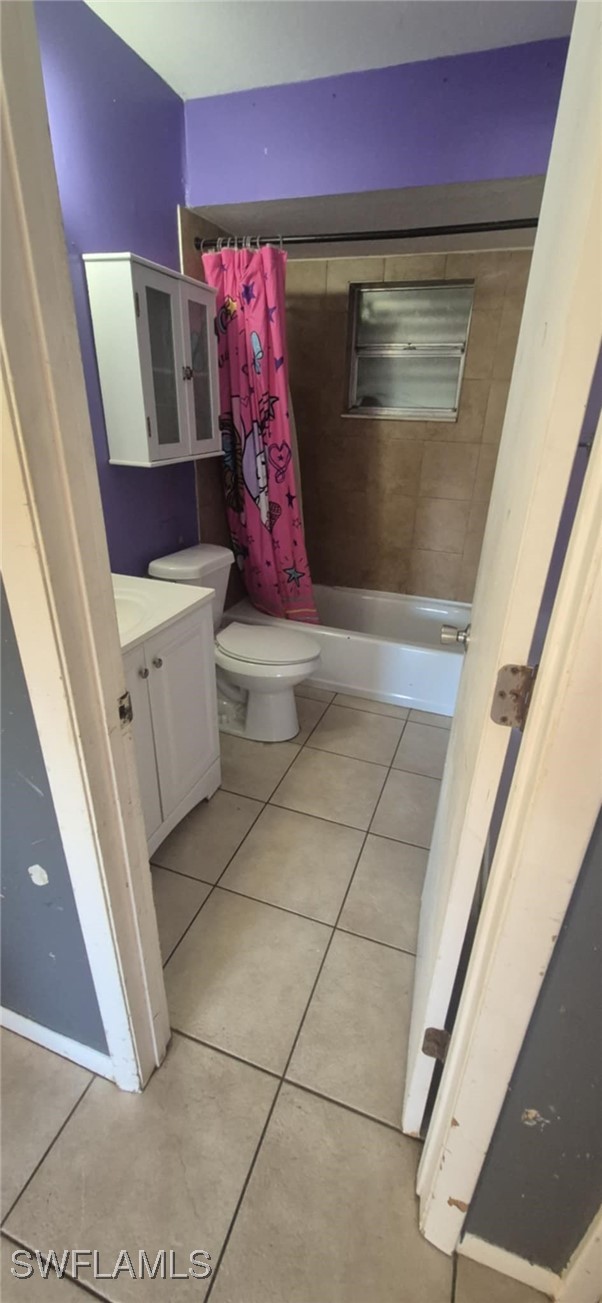 3 Bed SingleFamilyResidence for Sale in Fort Myers, photo 2