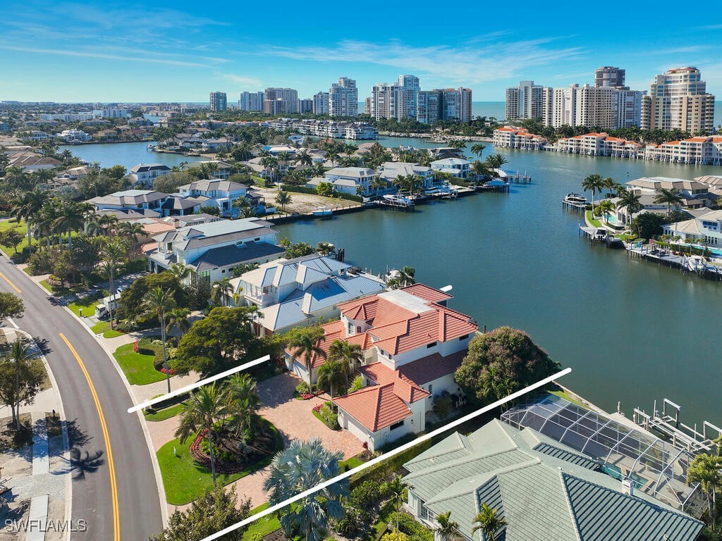 6 Bed Pool Home for Sale in Park Shore, photo 2