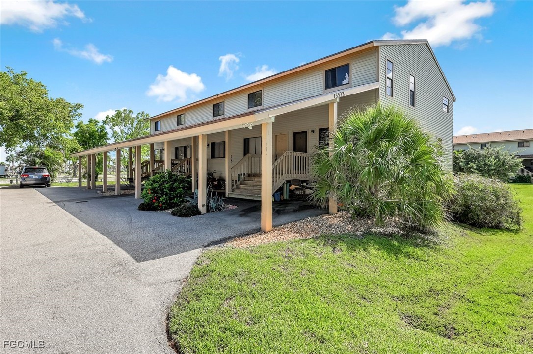 2 Bed Condominium for Sale in Fort Myers, photo 2
