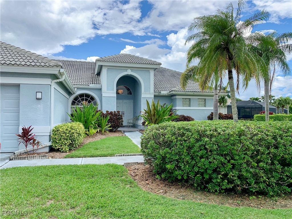 3 Bed Waterfront Home for Sale in Fort Myers, photo 2