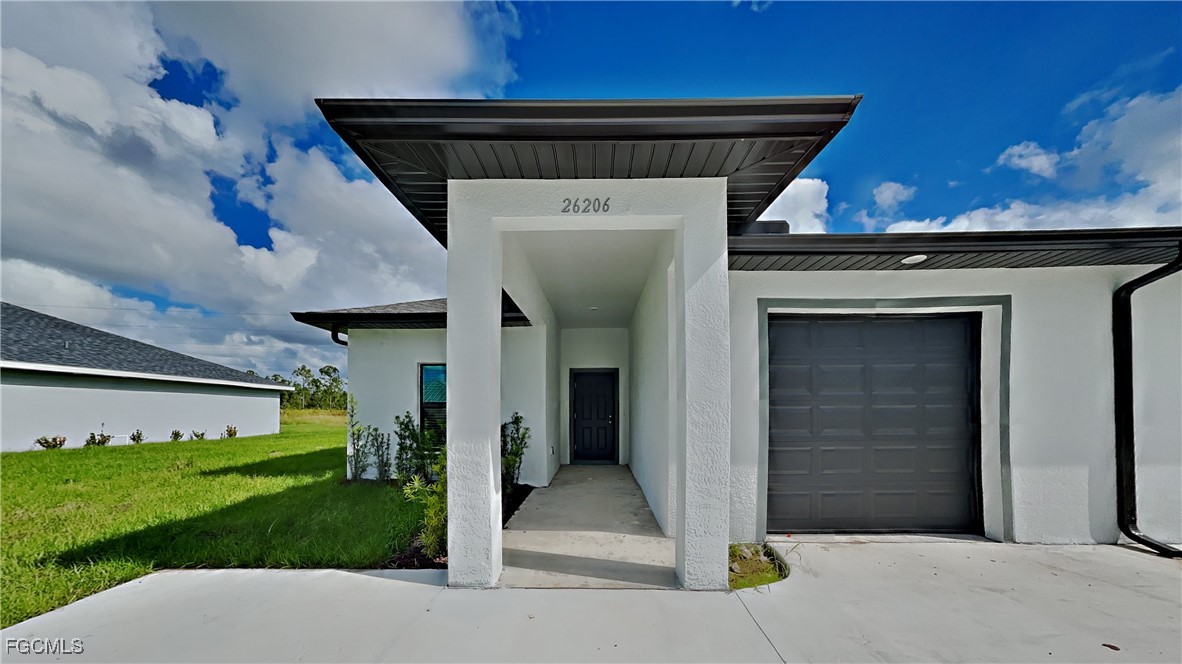 6 Bed Duplex for Sale in Cape Coral, photo 2