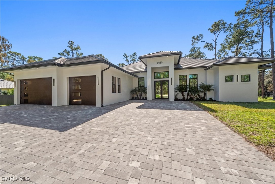 4 Bed Pool Home for Sale in Logan Woods, photo 2