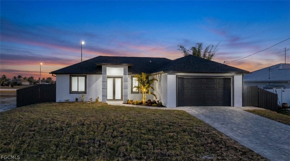 3 Bed Pool Home for Sale in Cape Coral, photo 2