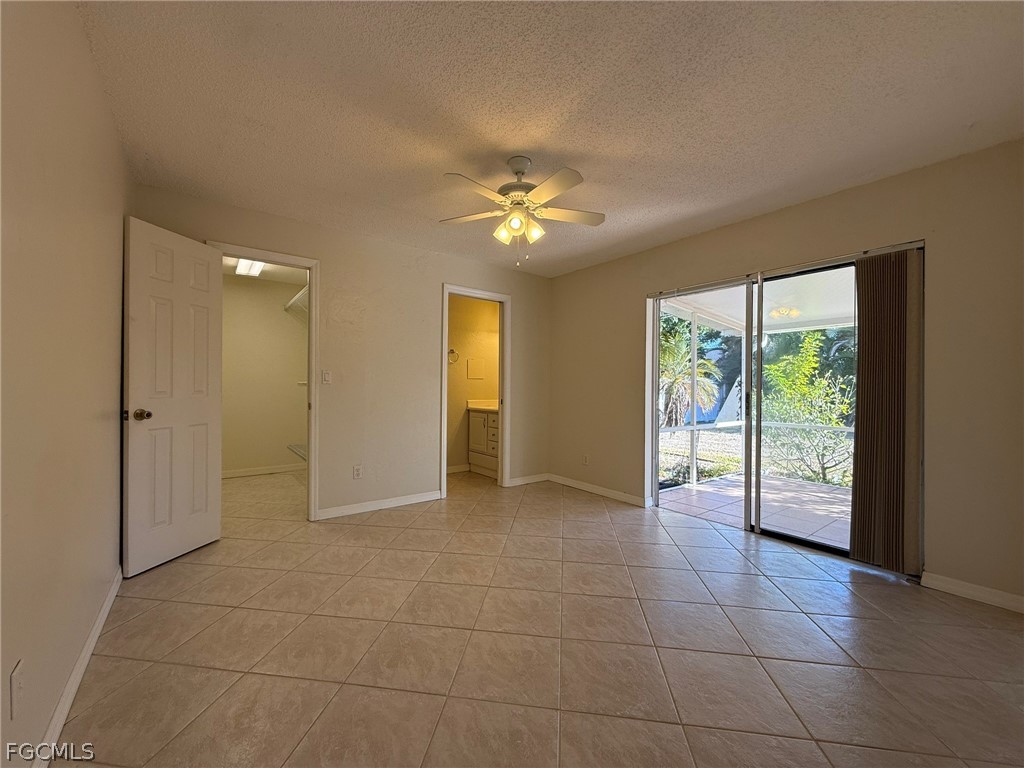 3 Bed SingleFamilyResidence for Sale in Cape Coral, photo 2