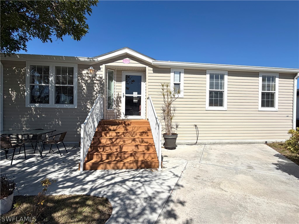 2 Bed ManufacturedHome for Sale in Estero, photo 2