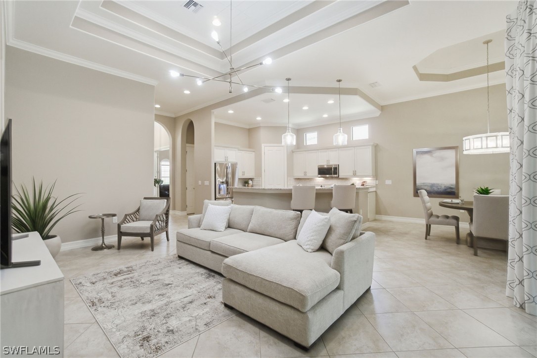 3 Bed SingleFamilyResidence for Sale in Naples, photo 2