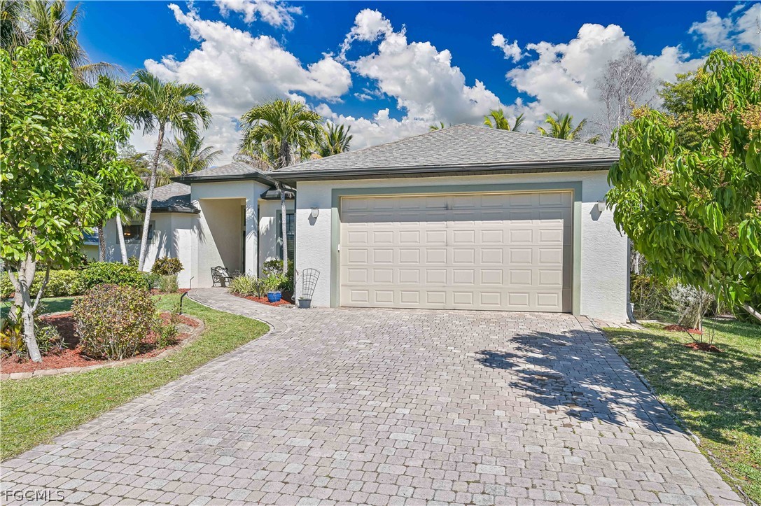 4 Bed Pool Home for Sale in Fort Myers, photo 2
