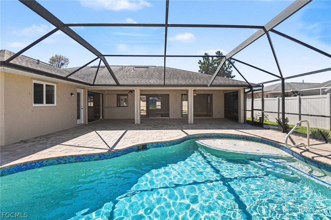 3 Bed Pool Home for Sale in Cape Coral, photo 2