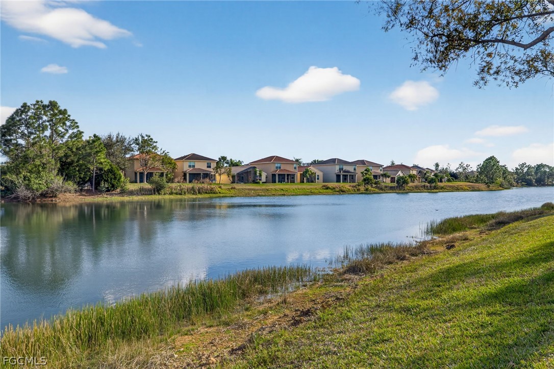 2 Bed Waterfront Home for Sale in Garden Lakes, photo 2