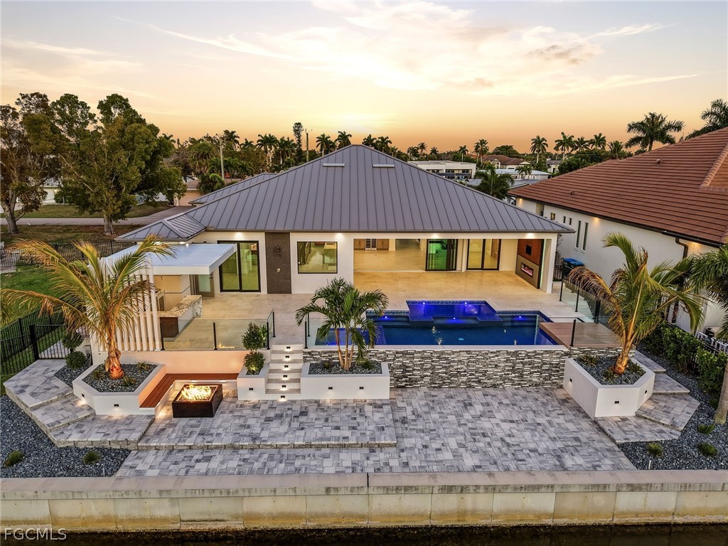 3 Bed Pool Home for Sale in Cape Coral, photo 2