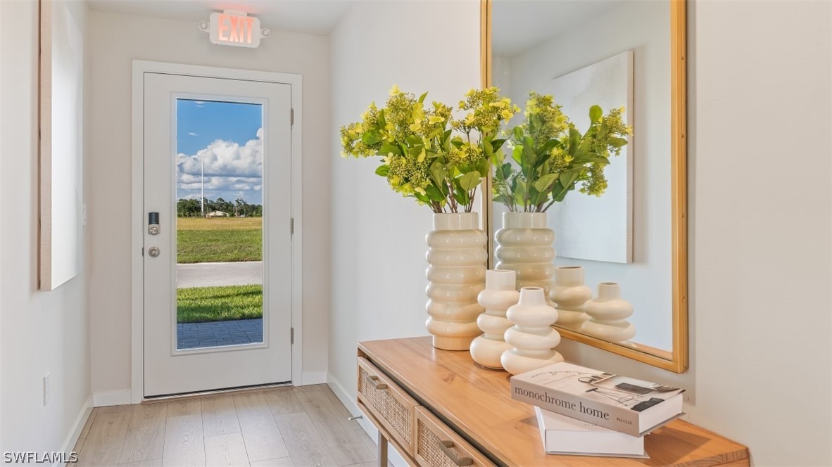 4 Bed SingleFamilyResidence for Sale in Cape Coral, photo 2