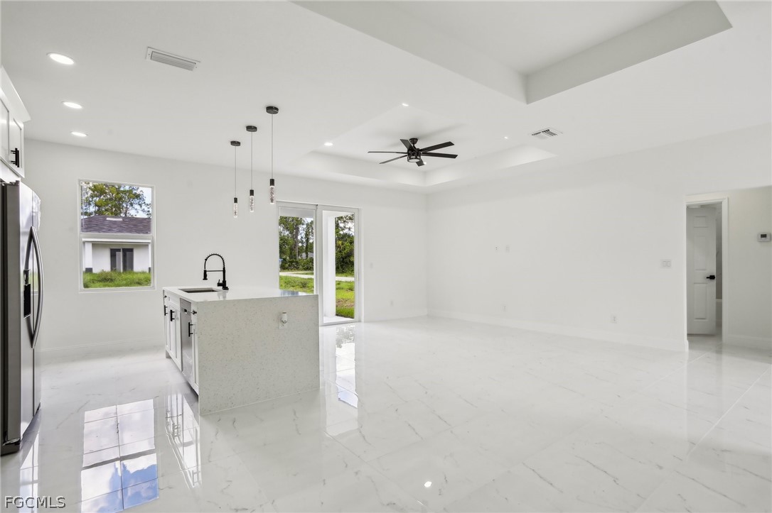 3 Bed SingleFamilyResidence for Sale in Lehigh Acres, photo 2