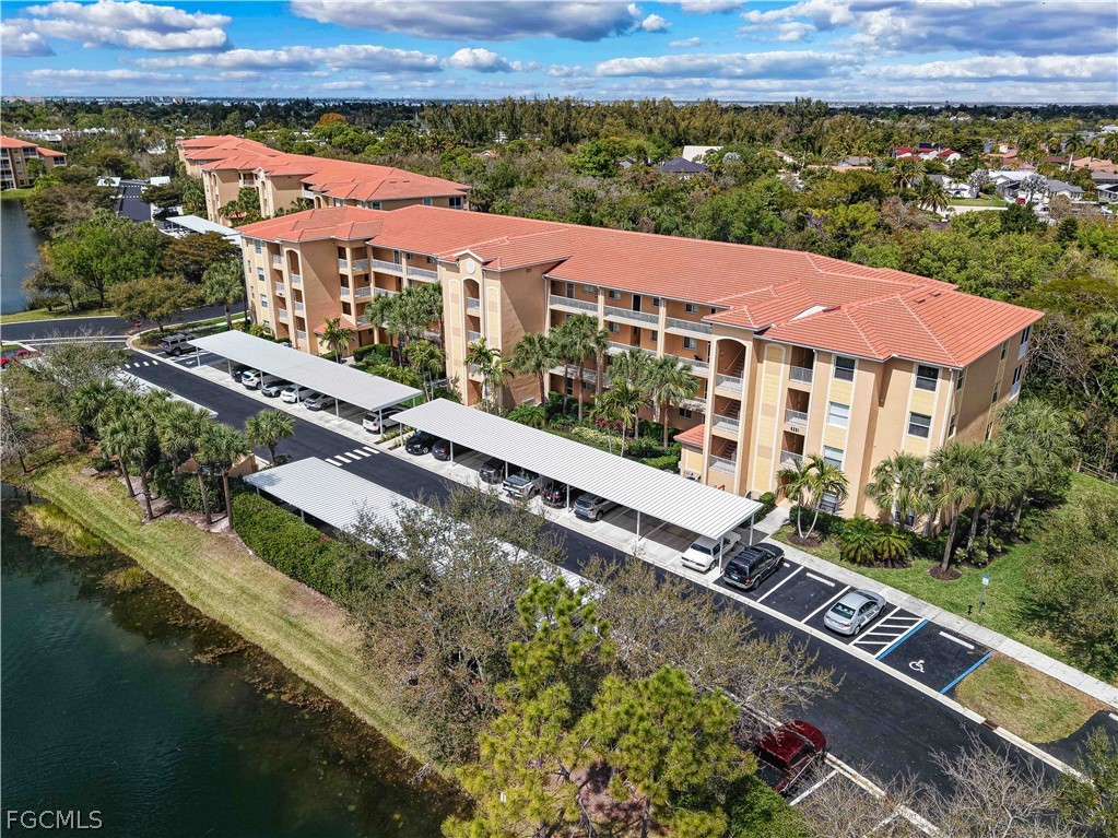 2 Bed Condominium for Sale in Fort Myers, photo 2