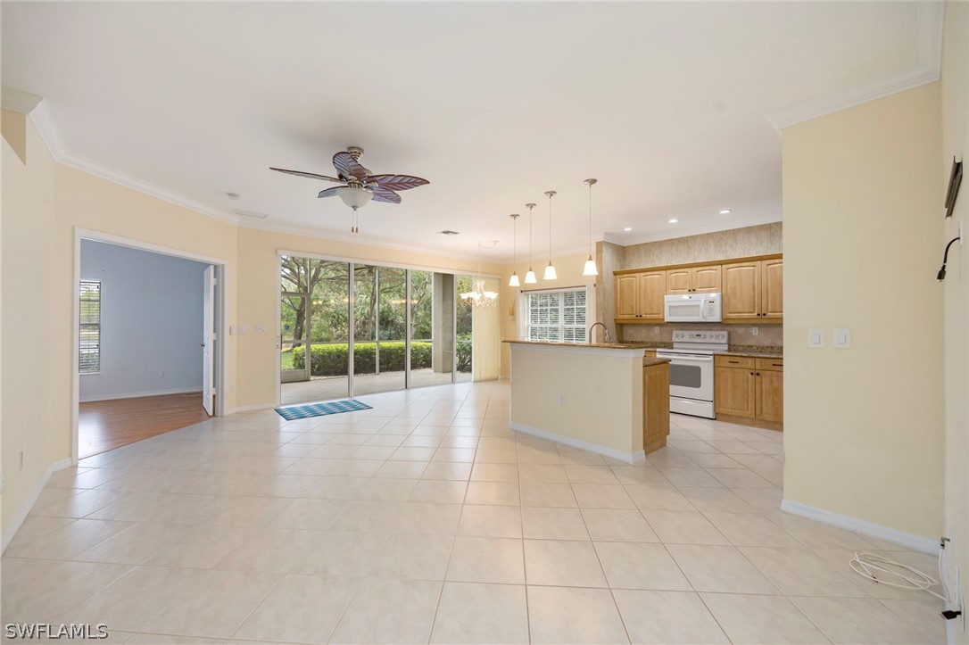2 Bed Waterfront Home for Sale in Naples, photo 2