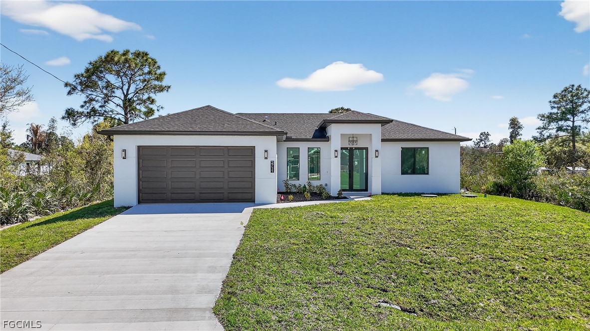 3 Bed SingleFamilyResidence for Sale in Lehigh Acres, photo 2