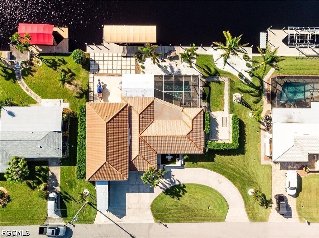 2 Bed Pool Home for Sale in Cape Coral, photo 2