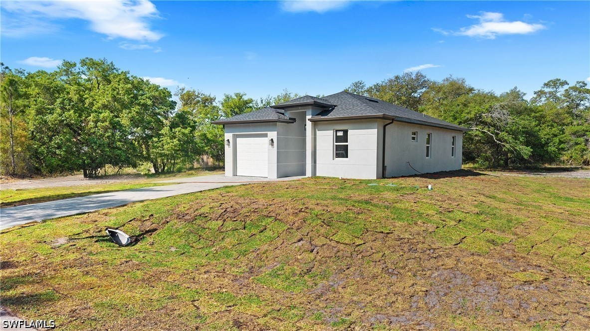 3 Bed SingleFamilyResidence for Sale in Lehigh Acres, photo 2