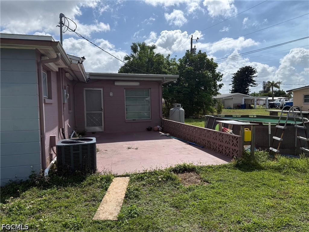 2 Bed SingleFamilyResidence for Sale in Lehigh Acres, photo 2