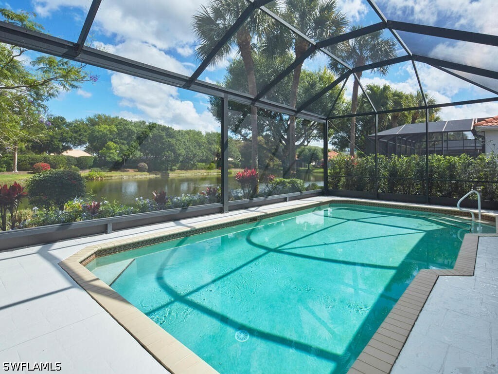 2 Bed Pool Home for Sale in Ventura, photo 2