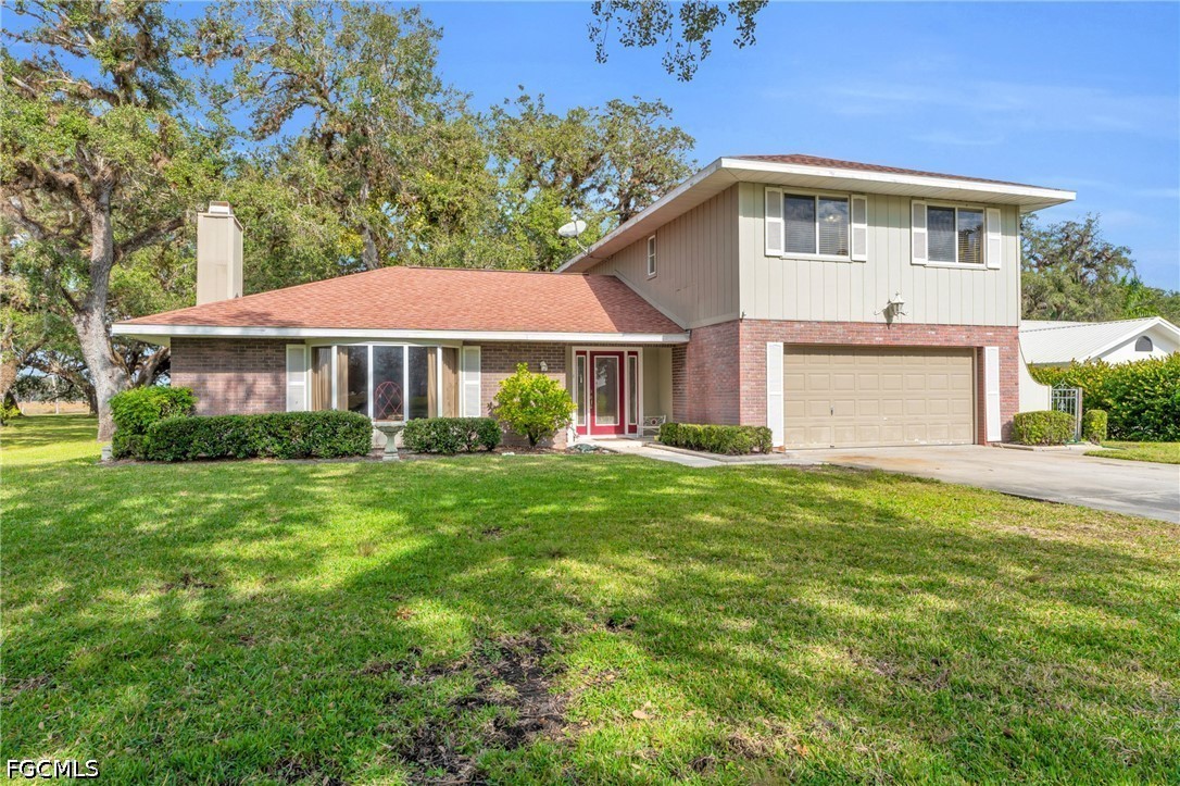 3 Bed SingleFamilyResidence for Sale in Labelle, photo 2