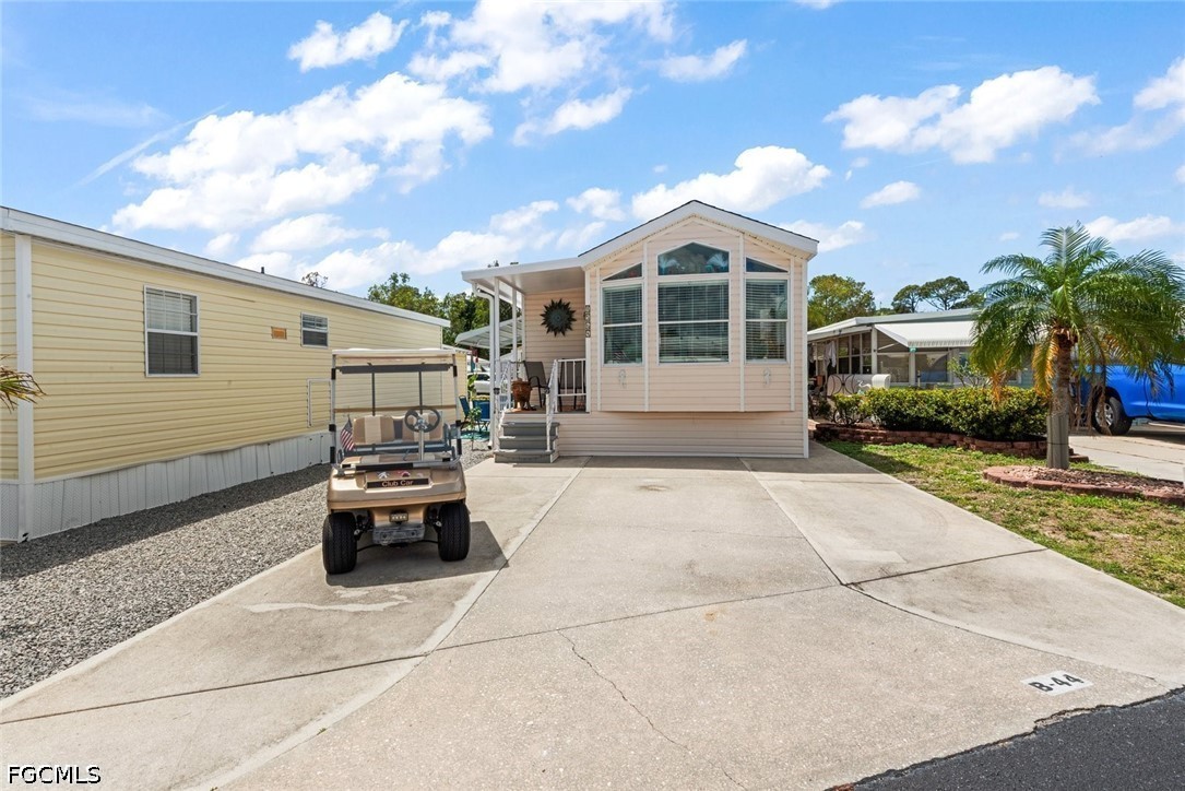 2 Bed ManufacturedHome for Sale in Estero, photo 2