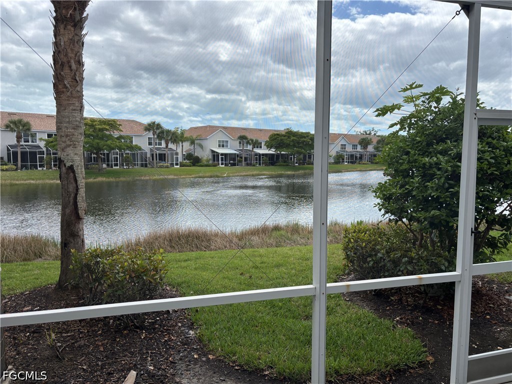 3 Bed Waterfront Home for Sale in Fort Myers, photo 2