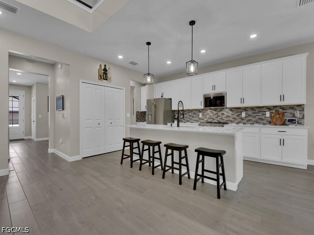 5 Bed SingleFamilyResidence for Sale in Timber Creek, photo 2