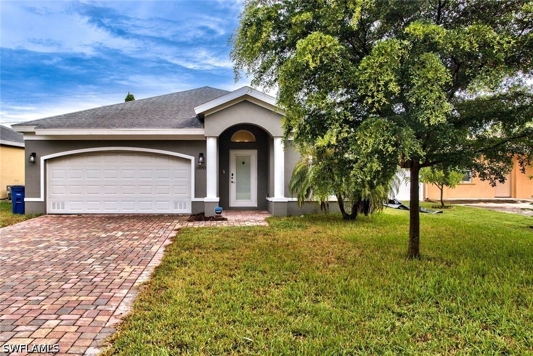 3 Bed Pool Home for Sale in Bonita Springs, photo 2
