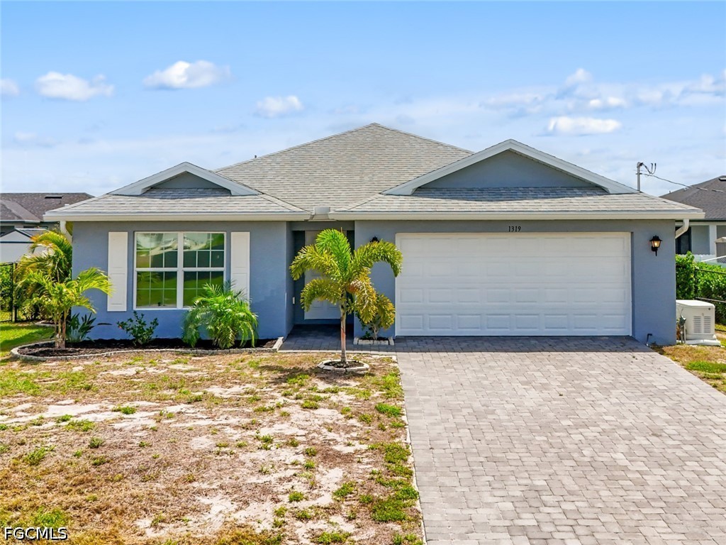 3 Bed SingleFamilyResidence for Sale in Cape Coral, photo 2