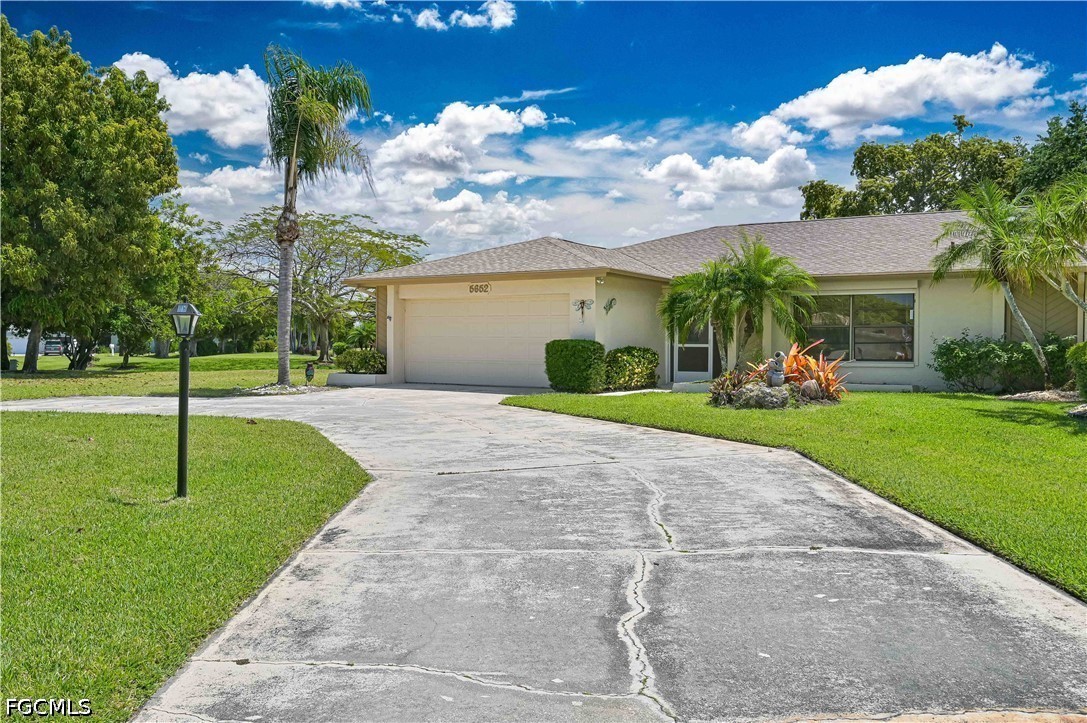2 Bed Attached for Sale in Fort Myers, photo 2