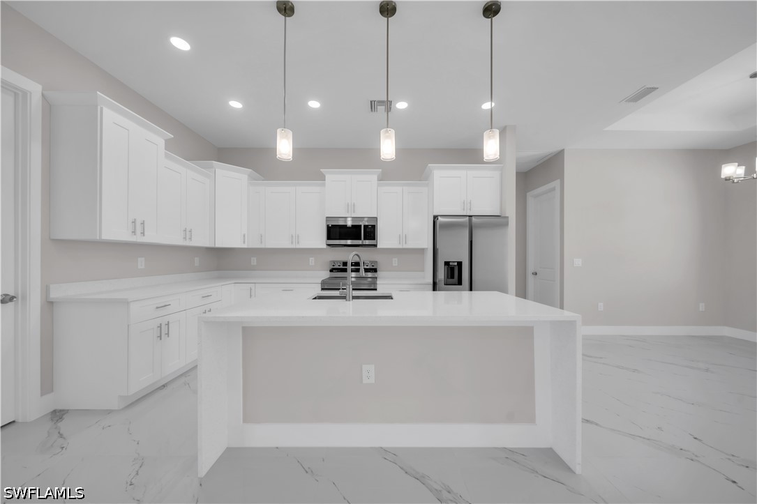 3 Bed SingleFamilyResidence for Sale in Lehigh Acres, photo 2