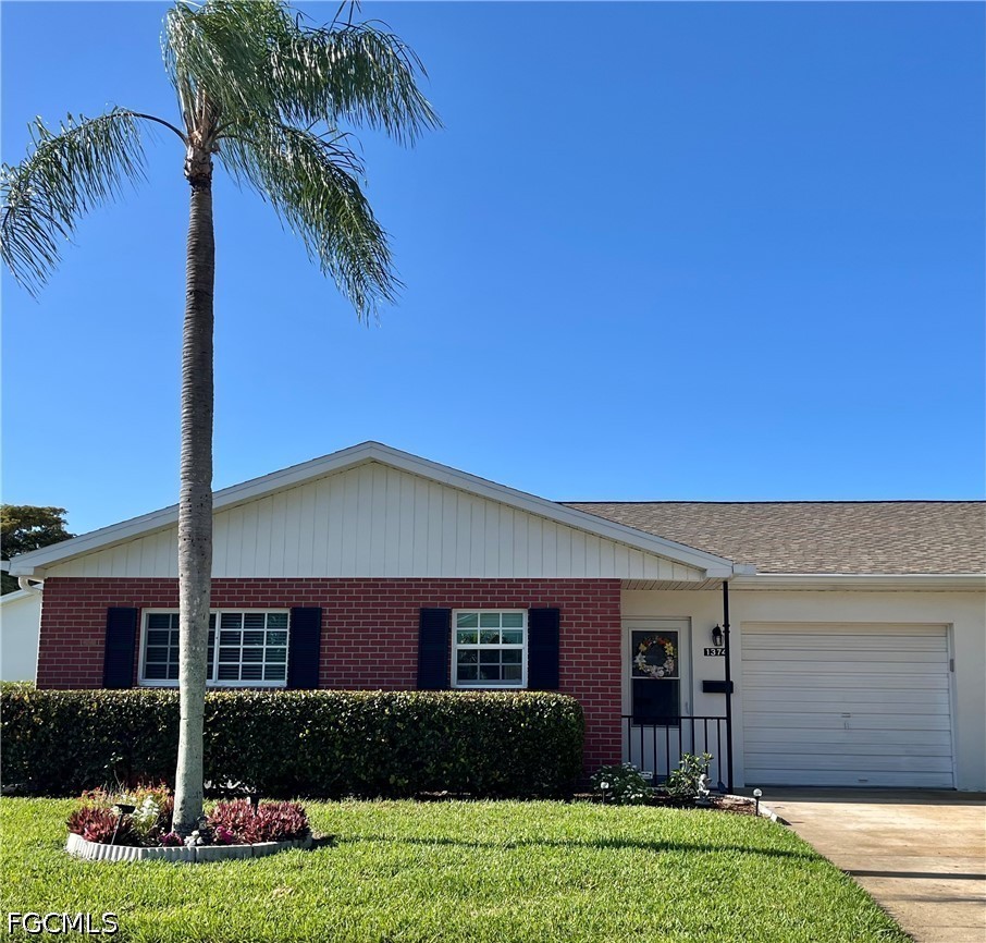 2 Bed Attached for Sale in Fort Myers, photo 2