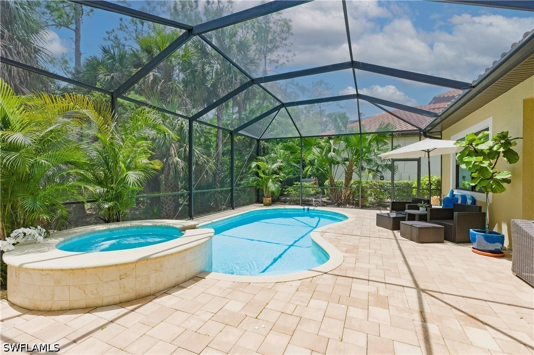 3 Bed Pool Home for Sale in Naples, photo 2