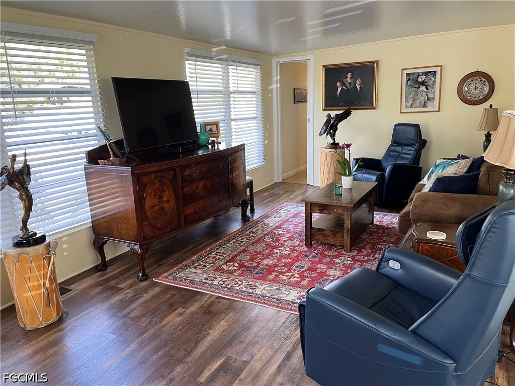 1 Bed ManufacturedHome for Sale in Naples, photo 2