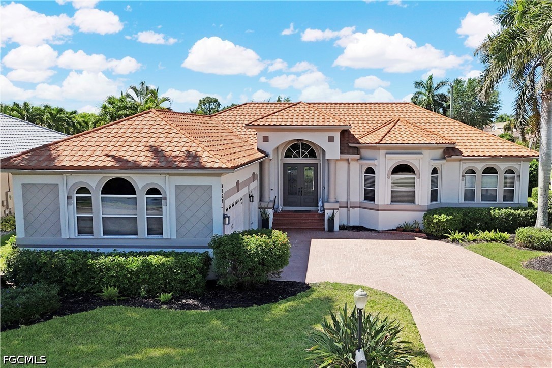 3 Bed Pool Home for Sale in Stonebridge South, photo 2