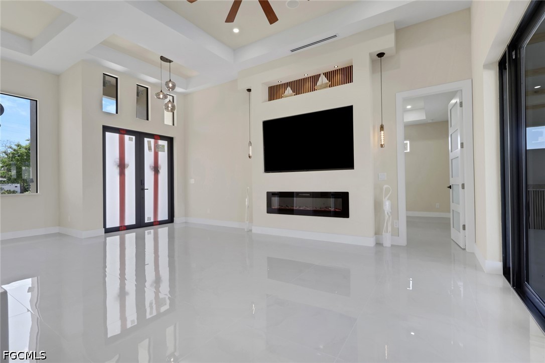 3 Bed Pool Home for Sale in Cape Coral, photo 2