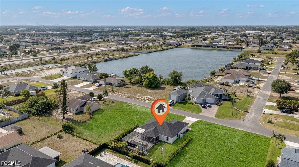 3 Bed Pool Home for Sale in Cape Coral, photo 2
