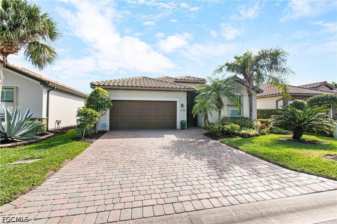 4 Bed Pool Home for Sale in Reflection Isles, photo 2