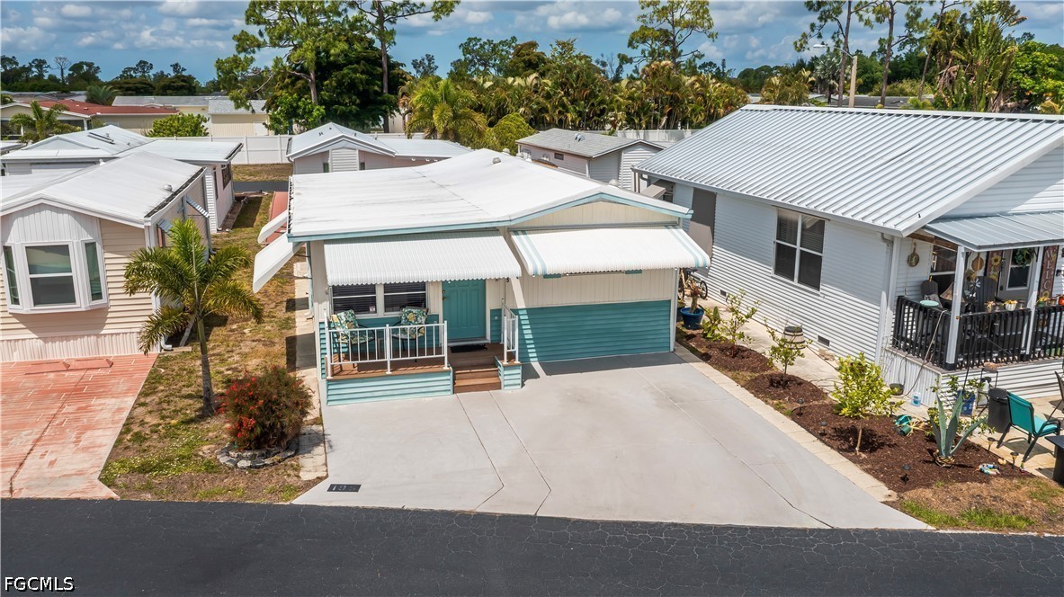 2 Bed ManufacturedHome for Sale in North Fort Myers, photo 2