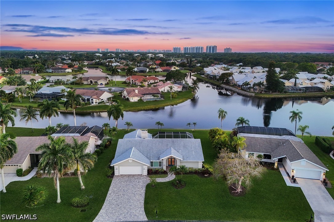 3 Bed Pool Home for Sale in Vanderbilt Lakes, photo 2