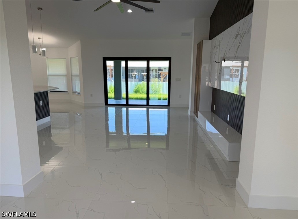 4 Bed SingleFamilyResidence for Sale in Lehigh Park, photo 2